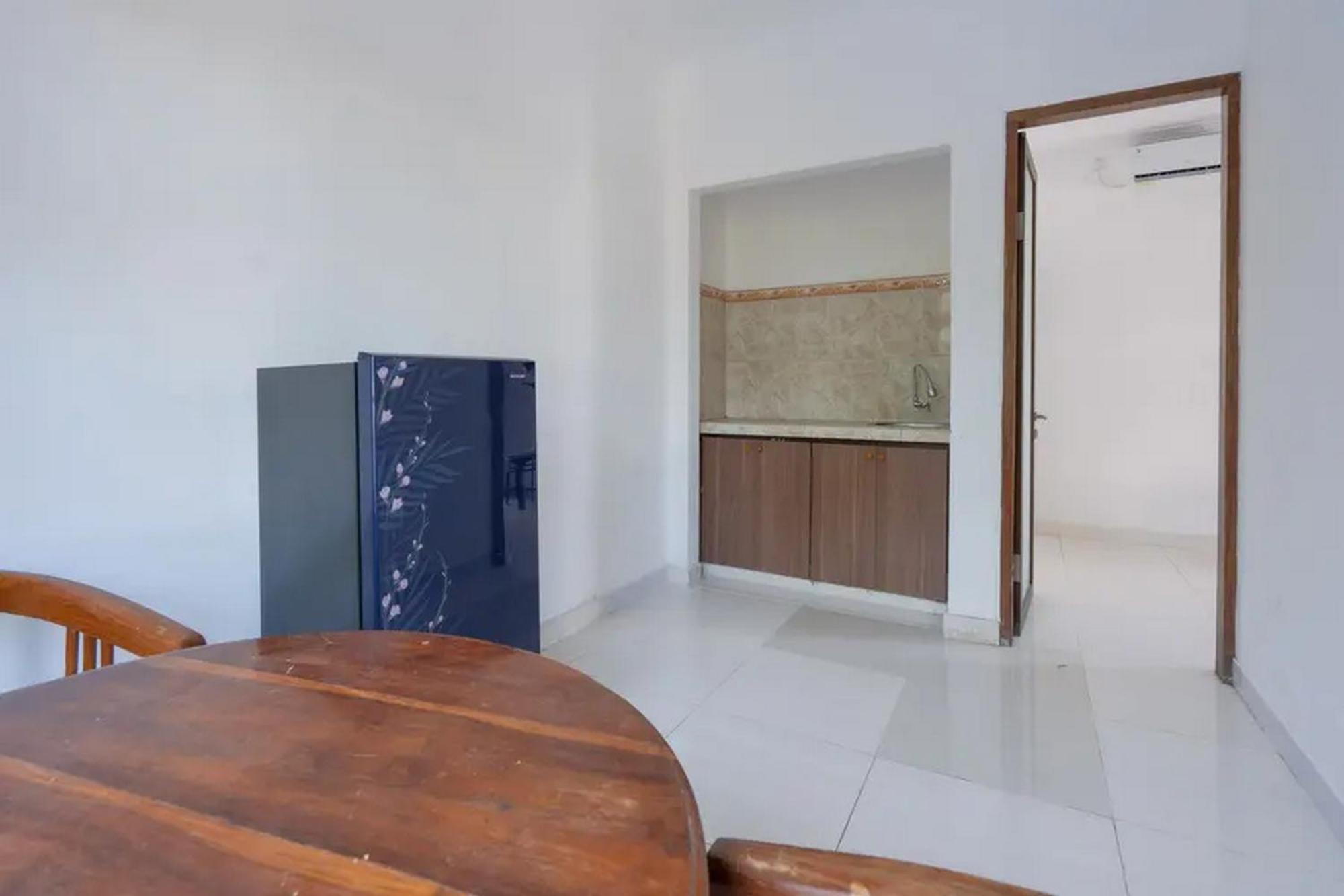 Ceria Guesthouse Seminyak Mitra Reddoorz Exterior foto