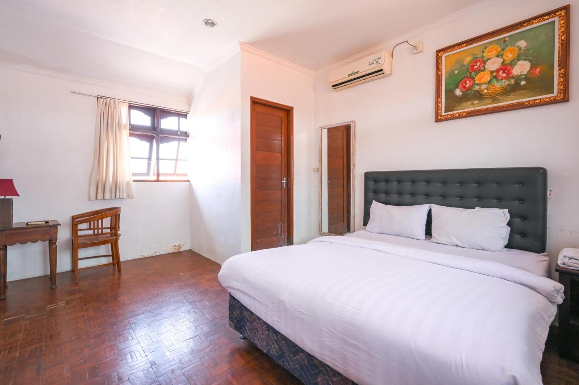 Ceria Guesthouse Seminyak Mitra Reddoorz Exterior foto