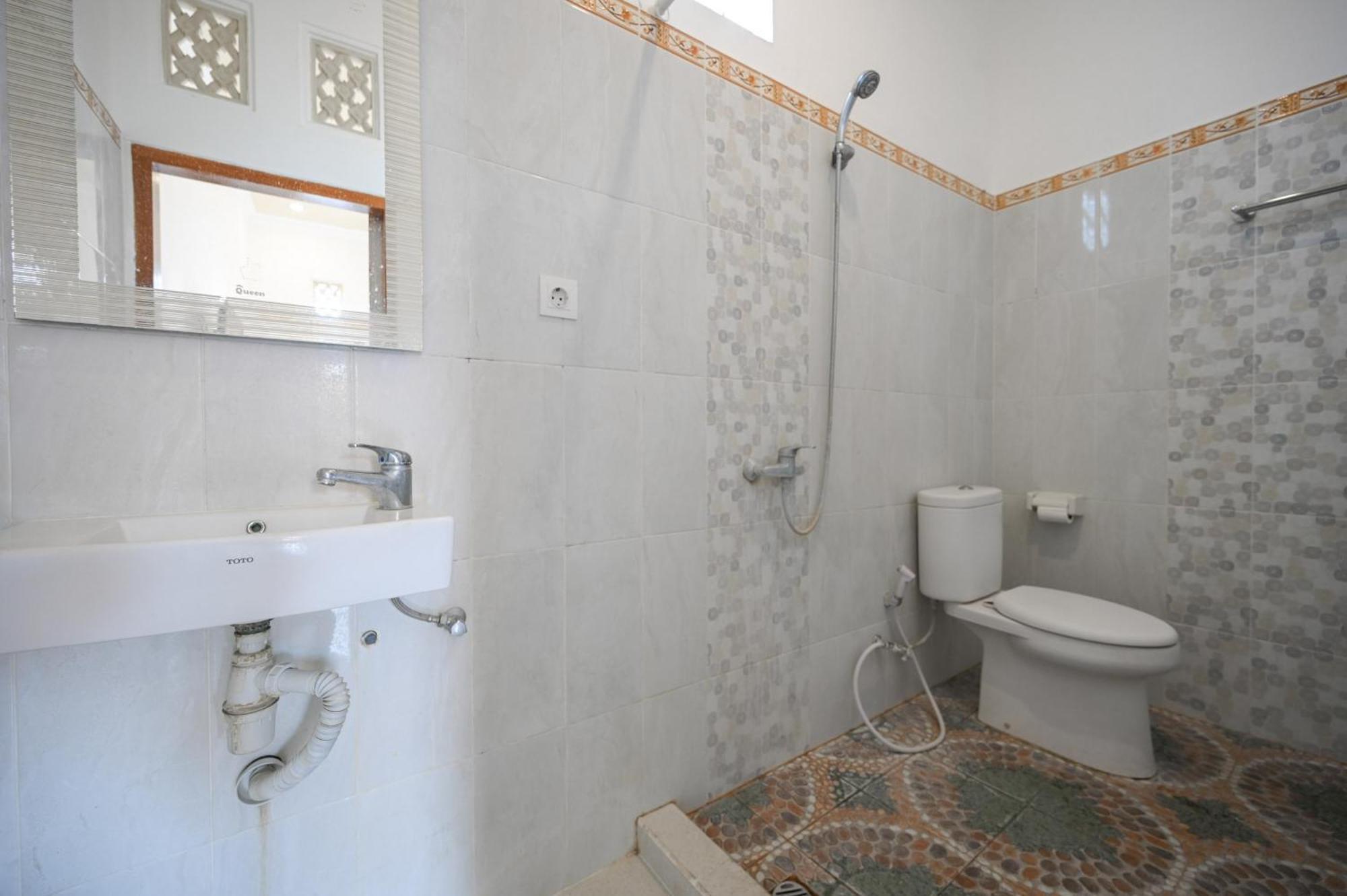 Ceria Guesthouse Seminyak Mitra Reddoorz Exterior foto
