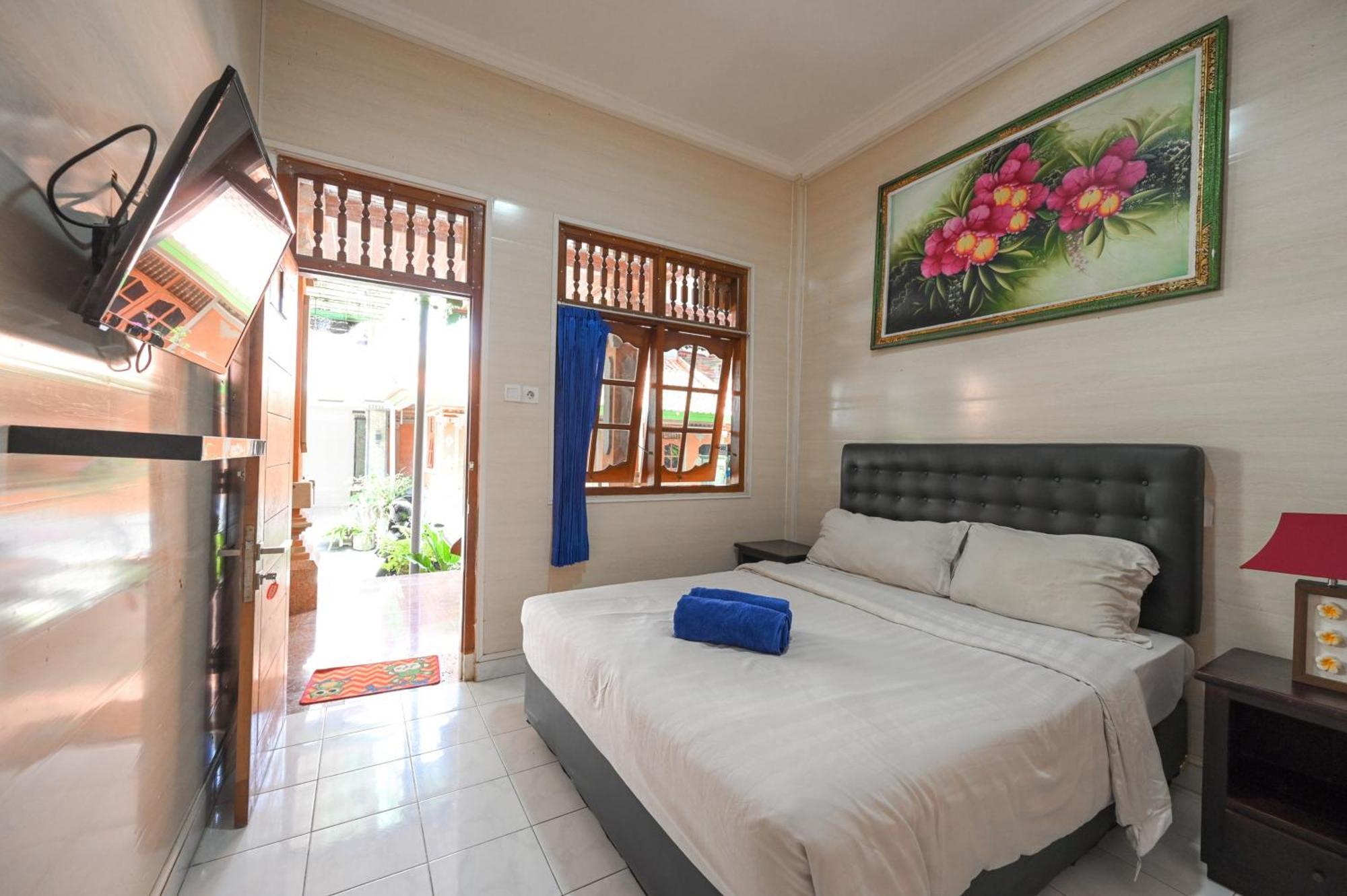 Ceria Guesthouse Seminyak Mitra Reddoorz Exterior foto